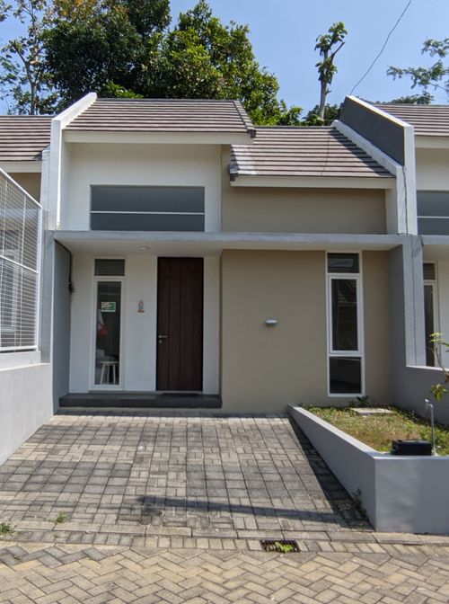 foto tampak rumah tipe Gardenia perumahan GRIANAN AGUNG