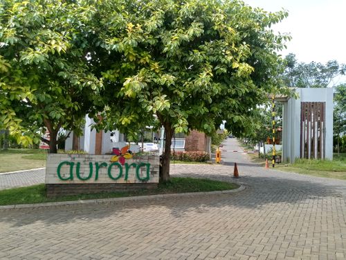foto gerbang perumahan BSB Village Aurora Garden