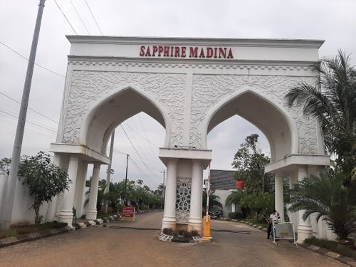 foto gerbang perumahan SAPPHIRE MADINA