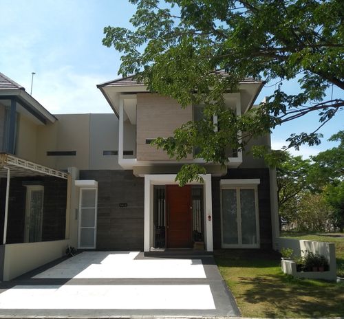 foto tampak rumah tipe LILAC perumahan BUKIT GOLF INTERNASIONAL CITRALAND