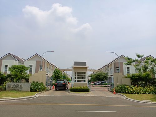 foto gerbang perumahan Summarecon Emerald Karawang - Cluster Elora