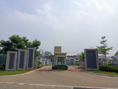 foto gerbang perumahan Summarecon Emerald Karawang - Cluster Sevanti