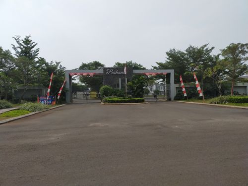 foto gerbang perumahan CLUSTER BAHANA, SUVARNA SUTERA