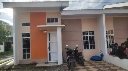 foto tampak rumah tipe 36 perumahan PESONA BAROMBONG INDAH