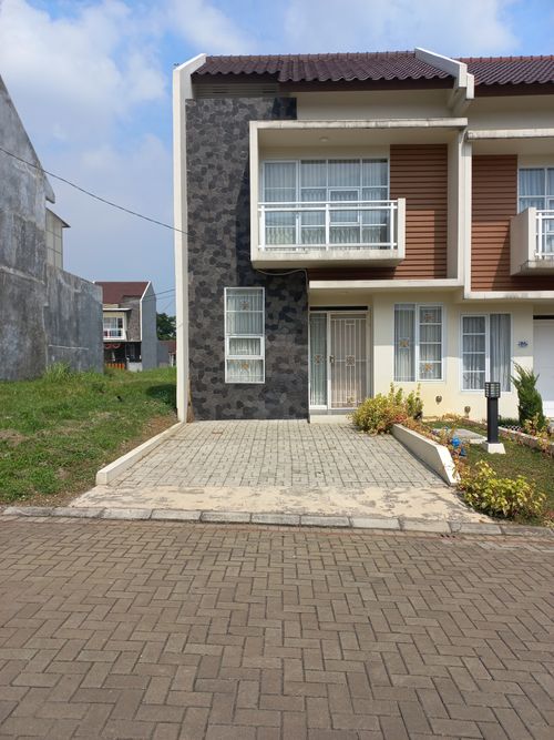 foto contoh rumah perumahan de Botanica - Cimahpar