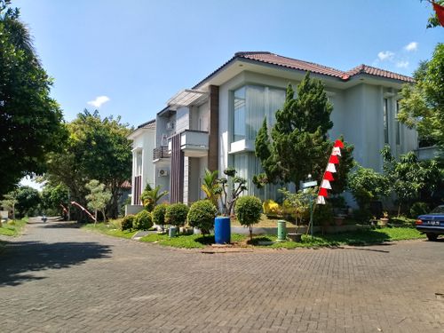 foto posisi tengah perumahan BSB city Graha Taman Bunga 1