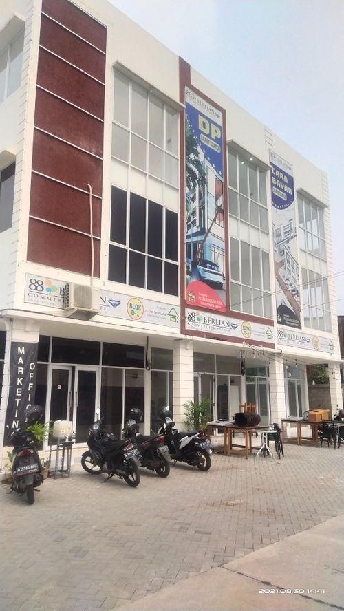 foto contoh rumah perumahan Berlian Commercial Estate