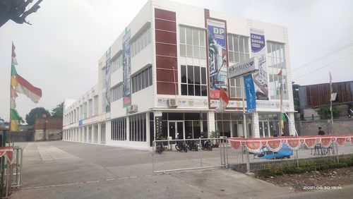 foto gerbang perumahan Berlian Commercial Estate