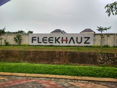 foto gerbang perumahan Fleekhauz