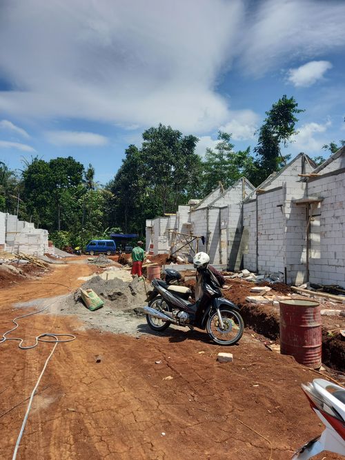 foto posisi tengah perumahan GRAHA SABRINA TAHAP 2