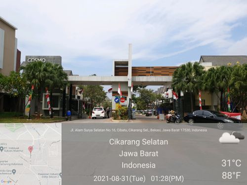 foto gerbang perumahan Cosmo Executive