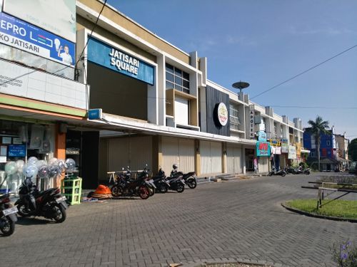 foto posisi tengah perumahan BSB City Ruko Jatisari Square