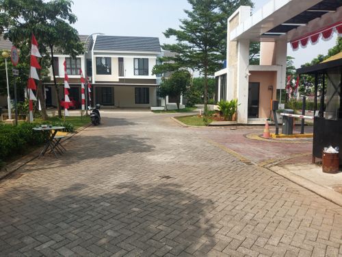 foto posisi tengah perumahan SERPONG JAYA THE SPRING