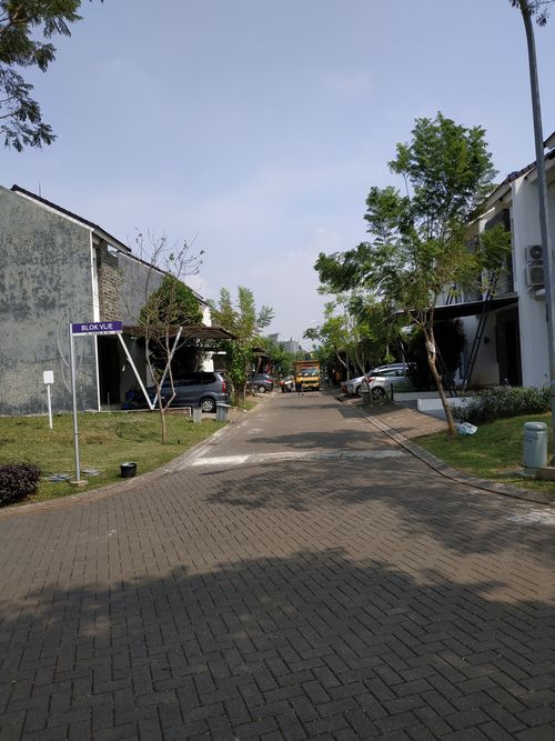 foto posisi tengah perumahan GRAHA RAYA VIOLA