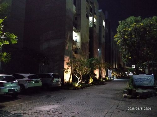 foto posisi tengah perumahan METROPARK CONDOMINIUM