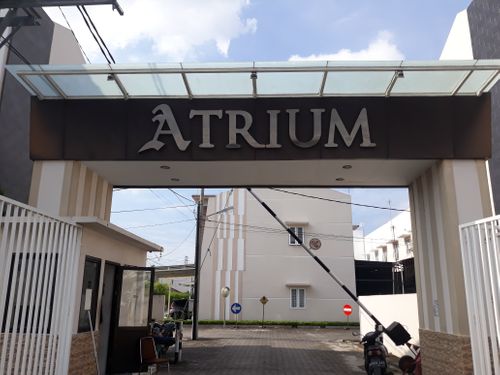 foto gerbang perumahan ATRIUM