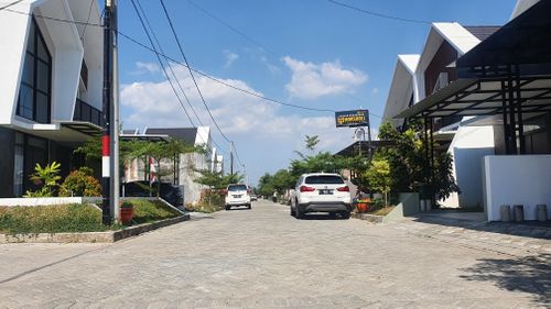 foto posisi tengah perumahan Marshall Mansion