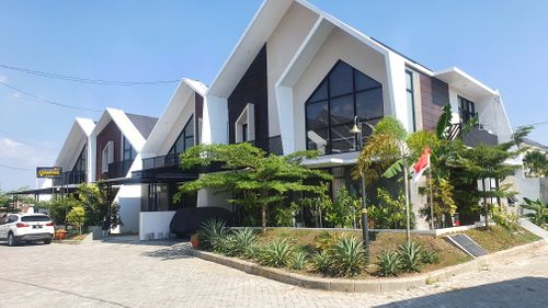 foto contoh rumah perumahan Marshall Mansion