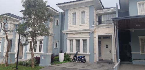 foto tampak rumah tipe NEW DELPHINA + perumahan Cluster Daru, Suvarna Sutera