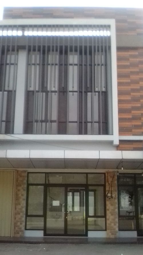 foto tampak rumah tipe Ruko Defara (DI/07) perumahan Metland Cileungsi Sektor 4