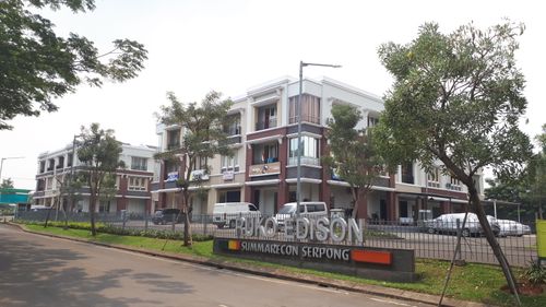 foto gerbang perumahan Ruko Edison