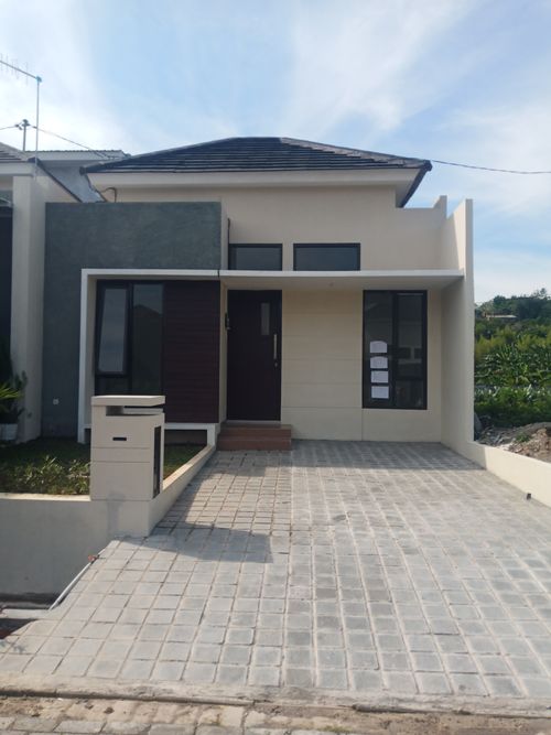 foto tampak rumah tipe Emerald 48 perumahan Emerald Garden