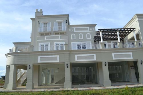 foto tampak rumah tipe 3 Lantai Sudut perumahan CitraRaya City Cluster Terrace Avenue