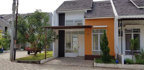foto tampak rumah tipe GARDEN perumahan ARYANA KARAWACI 1