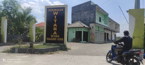 foto gerbang perumahan WISMA TANJUNG RAYA