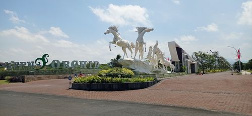 foto gerbang perumahan GREEN ORCHID RESIDENCE