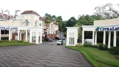 foto gerbang perumahan CITRALAND AMBON