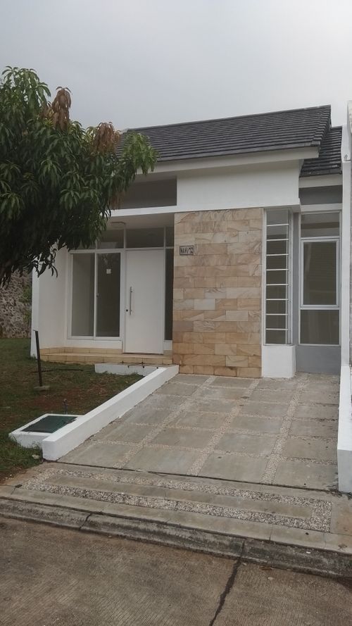 foto tampak rumah tipe NA6-0002 perumahan SERPONG NATURA CITY