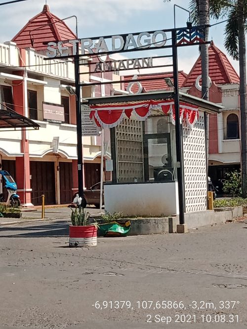 foto gerbang perumahan SETRA DAGO