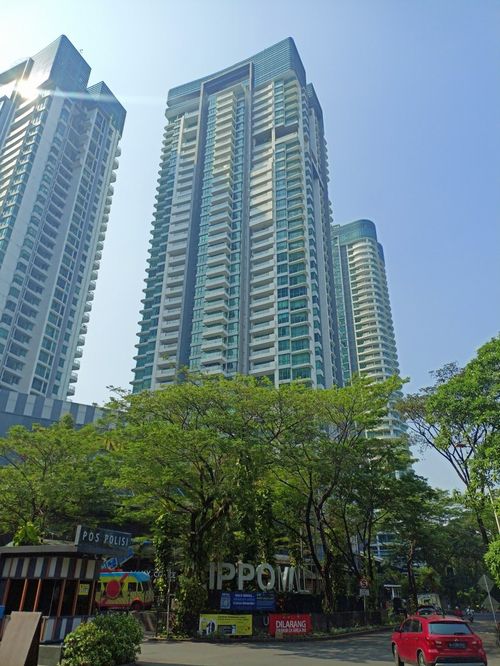 foto tampak rumah tipe New Ambas A1 perumahan St. Moritz Puri
