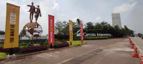foto gerbang perumahan Apartemen Ciputra International