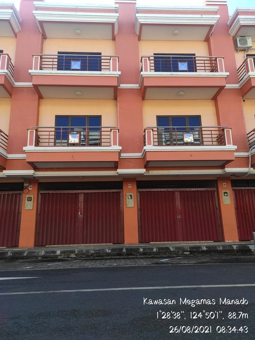 foto contoh rumah perumahan Megamas Blok F