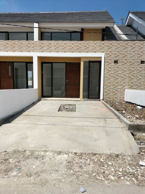 foto contoh rumah perumahan The Queen Residence