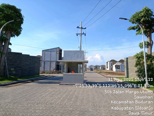 foto gerbang perumahan Newtown Park