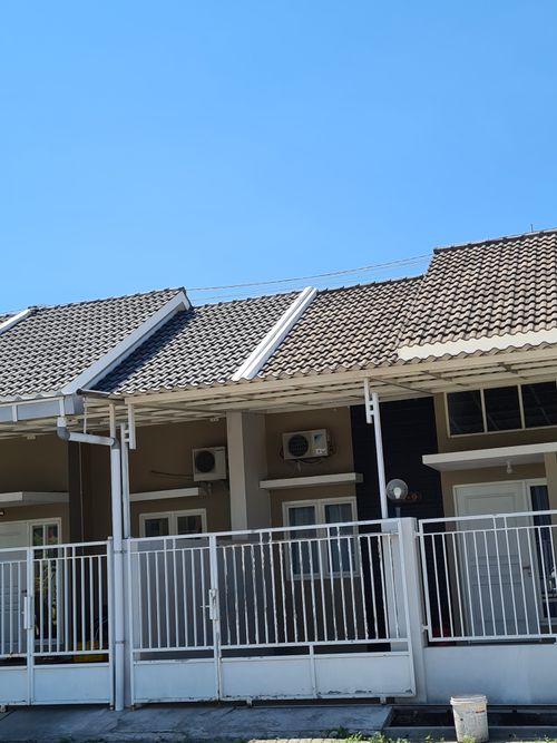 foto tampak rumah tipe 42/90 perumahan Alana Regency Tambak Rejo