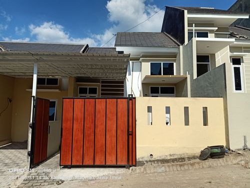 foto tampak rumah tipe 45 perumahan Bukit Royal Kencana 2