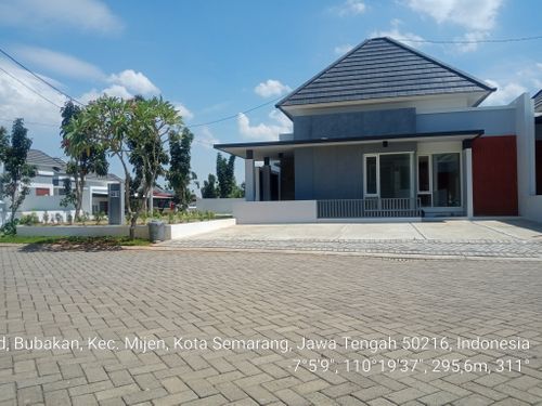foto tampak rumah tipe 68 perumahan BSB village Aurora Spring Boulevard