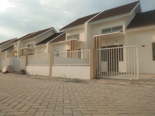 foto tampak rumah tipe 36/90 perumahan CITRA MANDIRI REGENCY