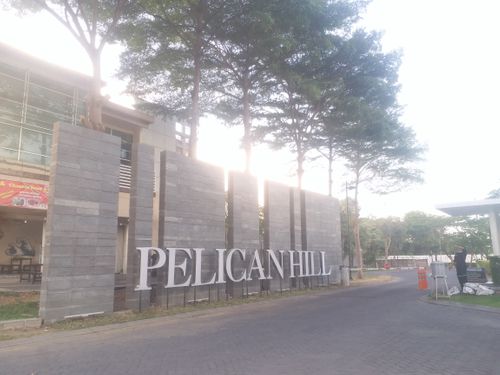 foto gerbang perumahan PELICAN HILL CITRALAND