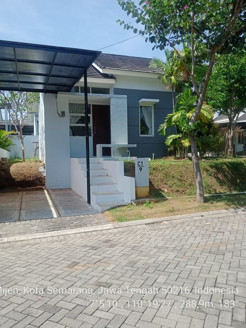 foto tampak rumah tipe Primrose perumahan BSB Village Aurora Terrace