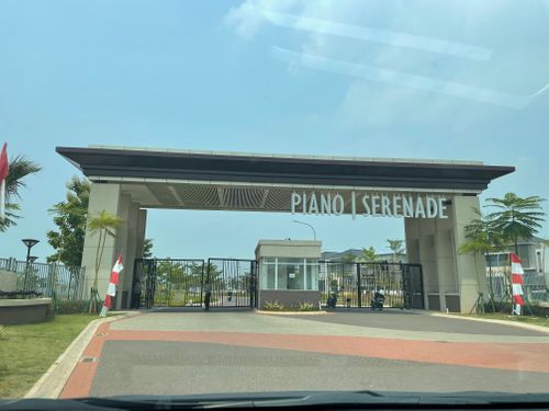 foto gerbang perumahan PIANO GOLF & SERENADE LAGOON - GOLF ISLAND