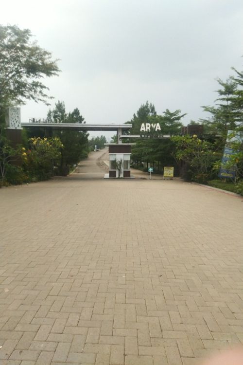 foto gerbang perumahan Arya Green Tajur Halang