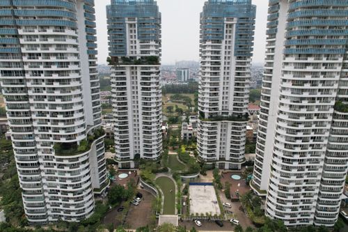 foto posisi tengah perumahan THE ROYALE SPRINGHILL RESIDENCES