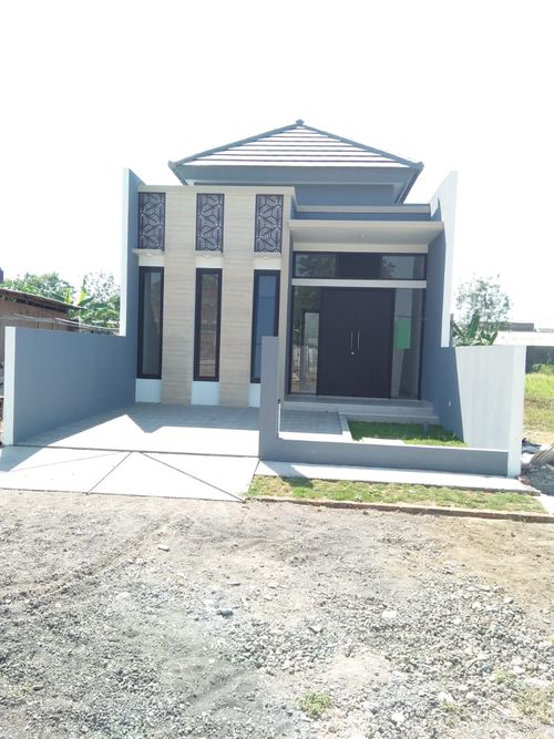foto tampak rumah tipe Blok A perumahan EMERALD VILLAGE