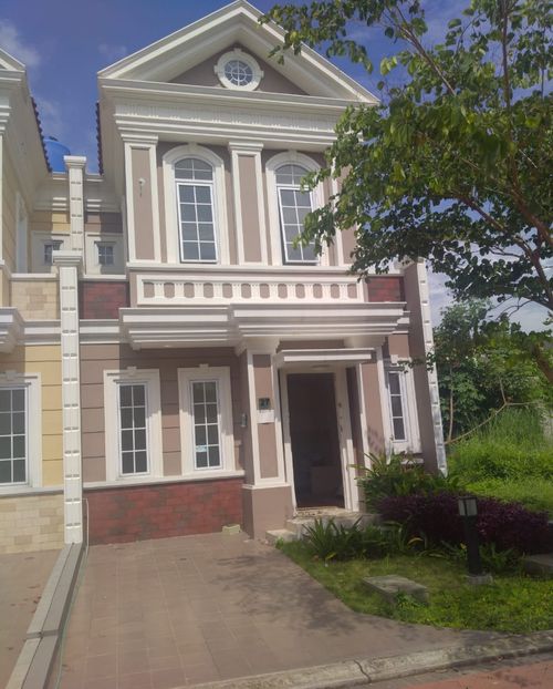 foto tampak rumah tipe PARAMOUNT VILLAGE perumahan PARAMOUNT VILLAGE SEMARANG