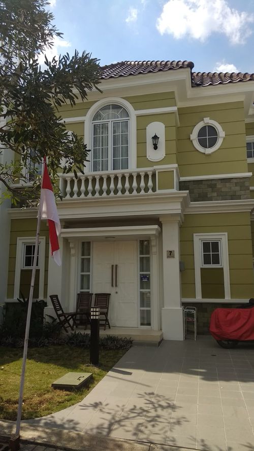 foto tampak rumah tipe PARAMOUNT VILLAGE perumahan PARAMOUNT VILLAGE SEMARANG